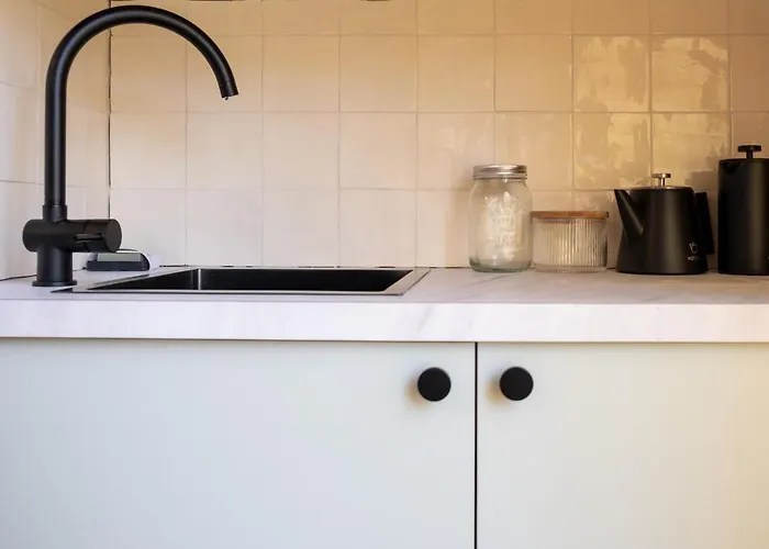 Bb The Warehouse Bed & Breakfast