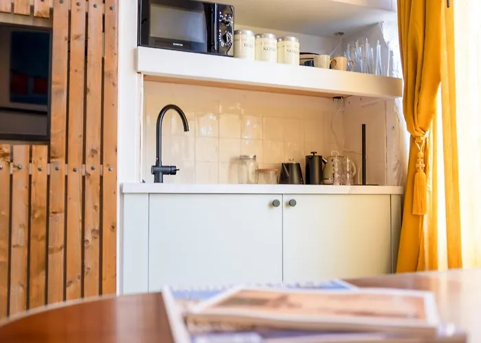 Bb The Warehouse 4* 赞德沃特